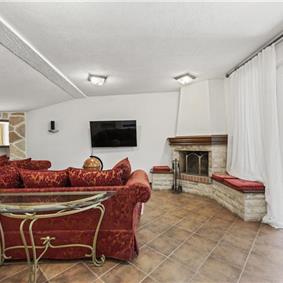 4-5 bedroom villa with Split City and Sea Views sleeps 8-10